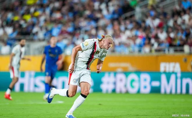 关于足坛新秀表现出色,引发球迷热议的信息 关于足坛新秀表现出色,引发球迷热议的信息