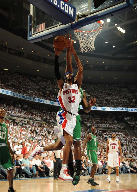 黄蜂绝杀凯尔特人,汉密尔顿惊艳世界 黄蜂绝杀凯尔特人,汉密尔顿惊艳世界