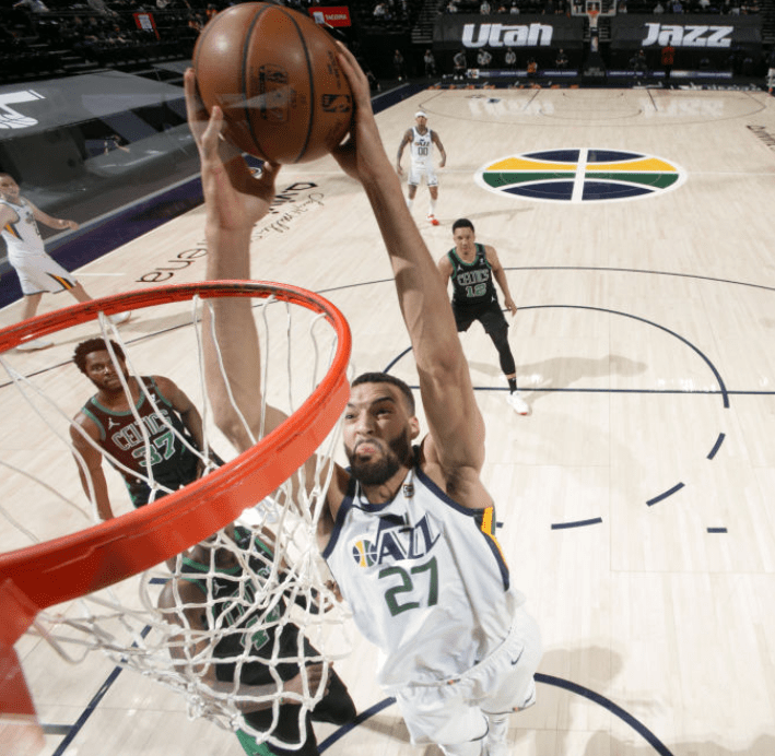 墨西哥男篮逆转凯尔特人,萨姆·米切尔高光表现的简单介绍 墨西哥男篮逆转凯尔特人,萨姆·米切尔高光表现的简单介绍