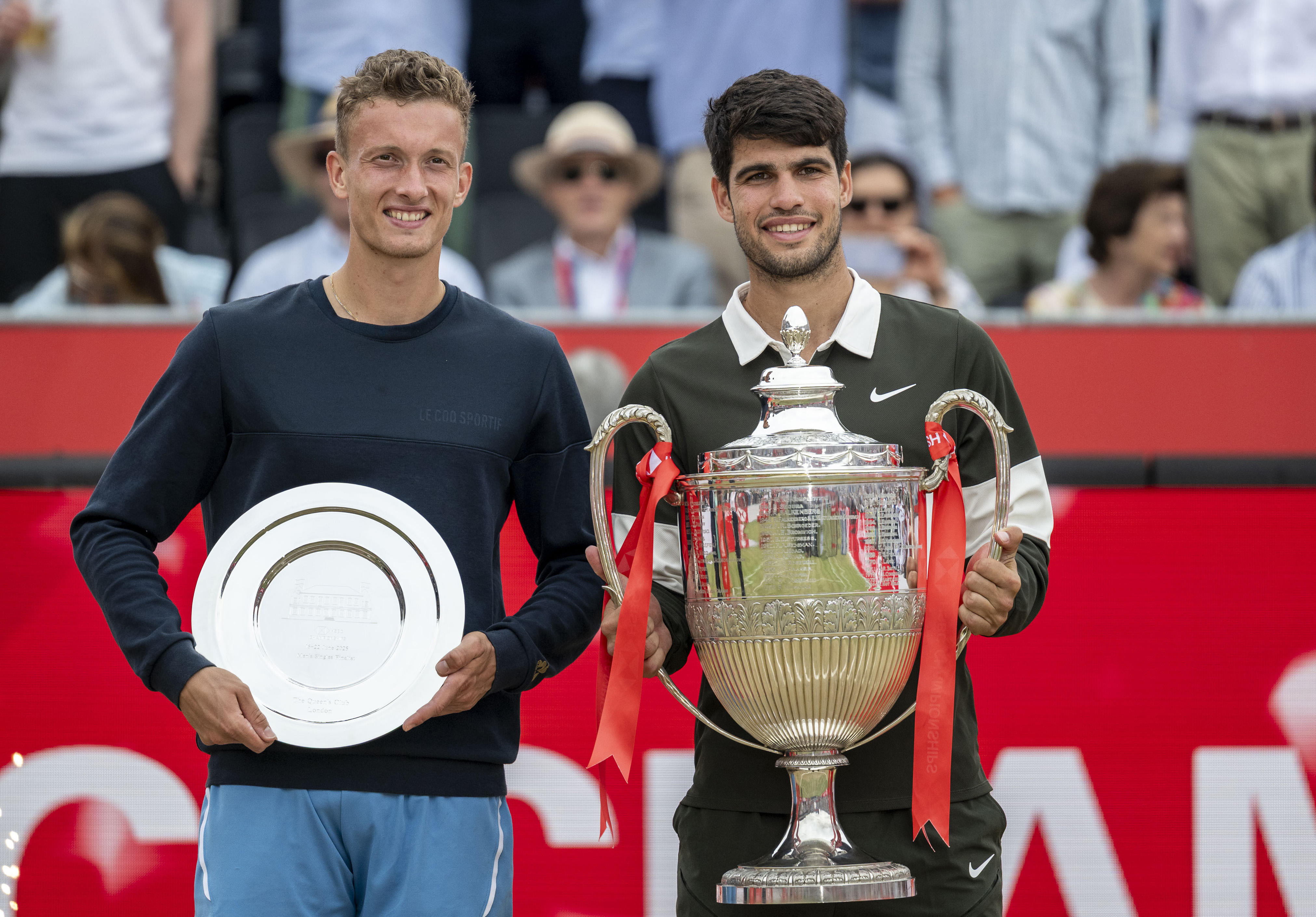 英国网球队轻取意大利网球队，阿尔卡拉斯送出助攻