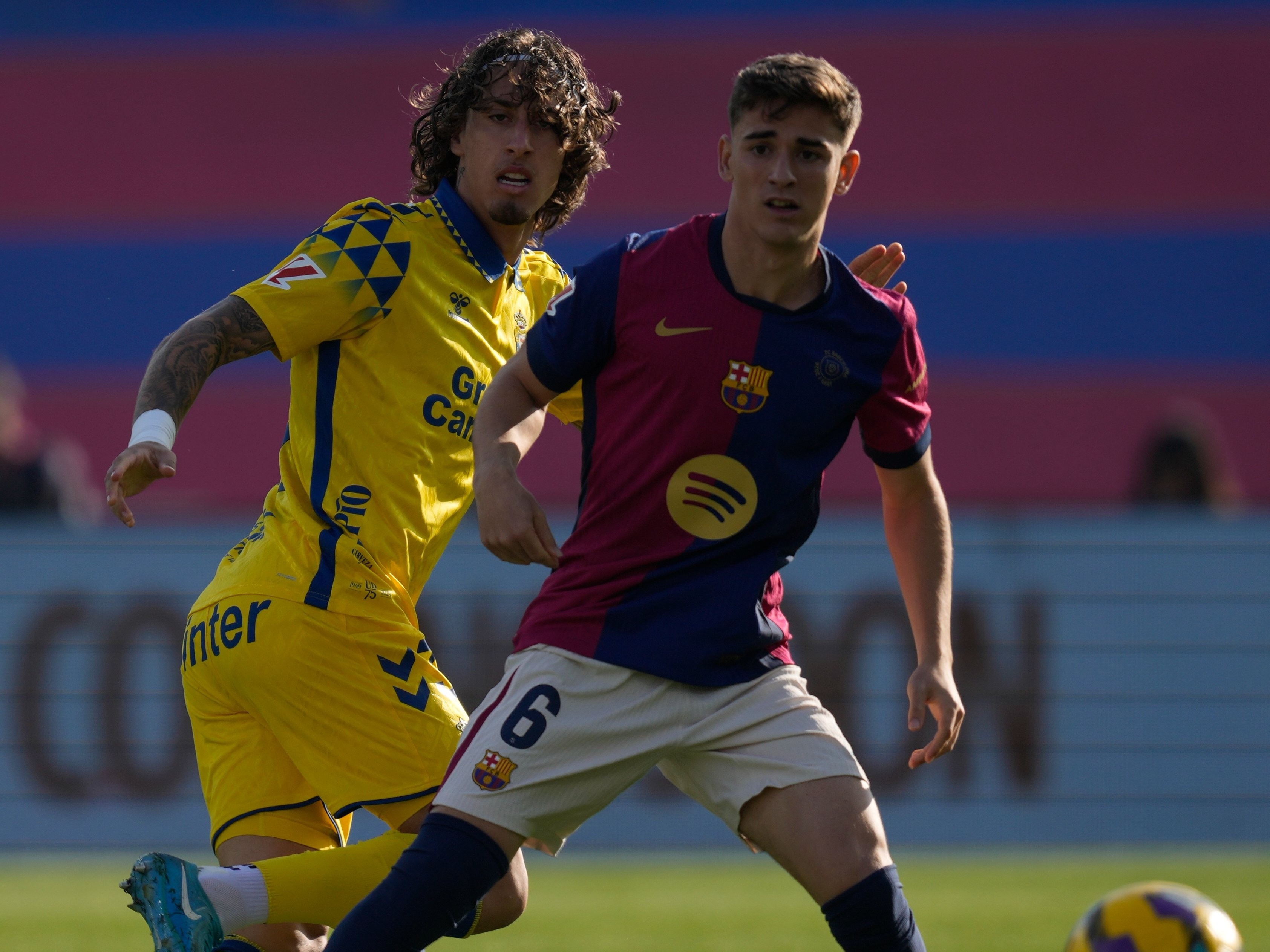 巴塞罗那球队近期在联赛中脱颖而出