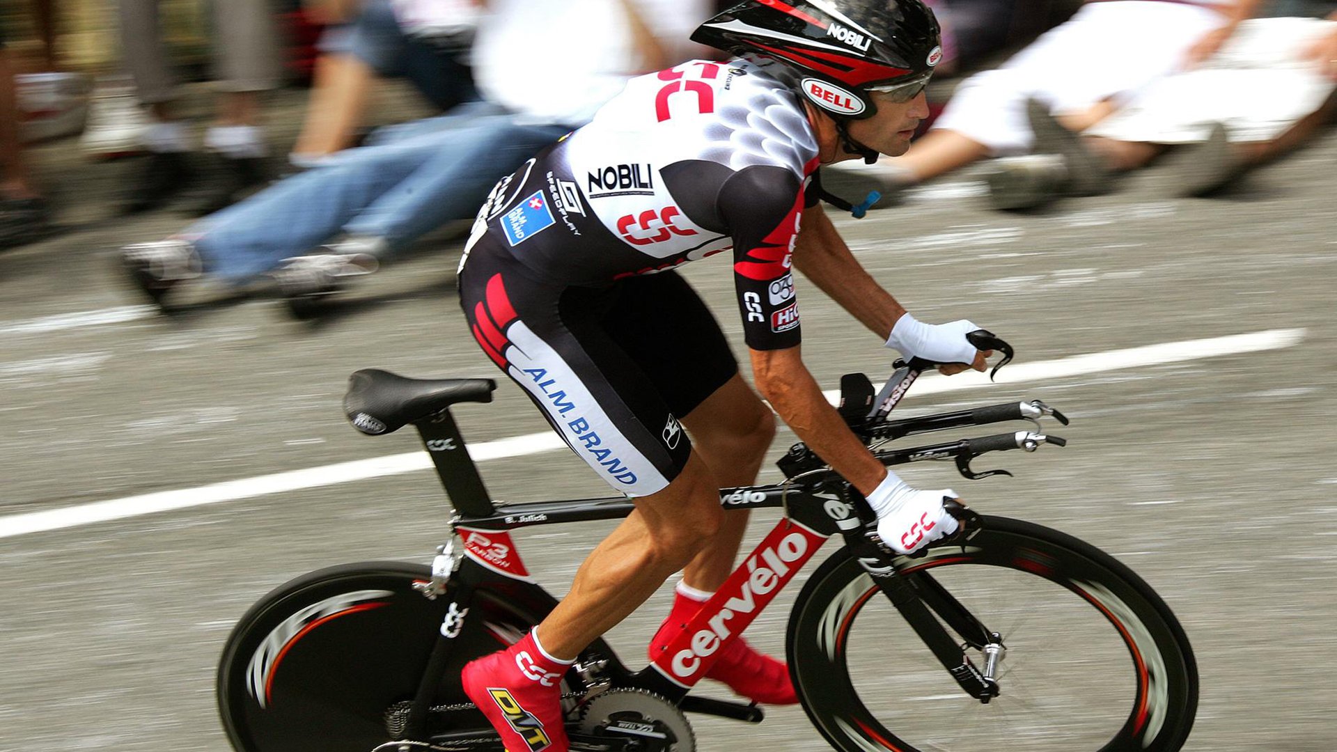 蜂群溃散时，当杰伦格林如马蜂般刺穿防线，深圳队如何以蜂王之姿终结黄蜂